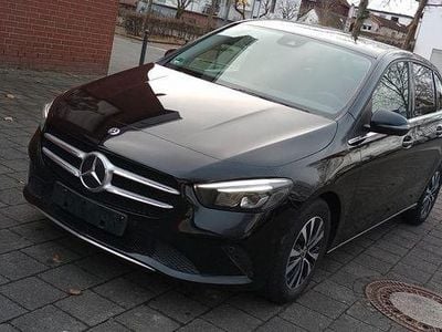 Gebraucht Mercedes B200 163 PS (119 kW) 2019 Schwarz Van / Kleinbus