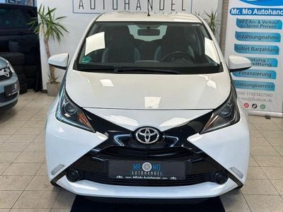 Second-hand Toyota Aygo X-play 69 CP (50 kW) 2017 Alb Hatchback