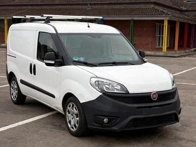 Gebraucht Fiat Doblò 100 PS (73 kW) 2018 Weiß Van / Kleinbus