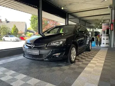 Second-hand Opel Astra Style 120 CP (88 kW) 2015 Negru Break