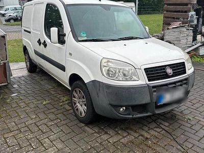 Usata Fiat Doblò 75 CV (55 kW) 2009 Bianco Monovolume