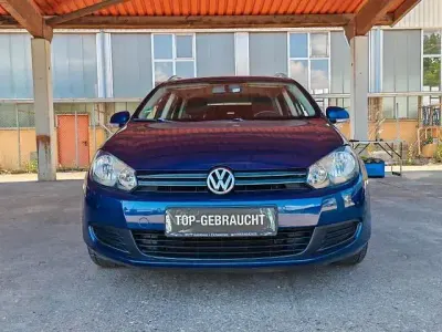 Gebraucht VW Golf VI Comfortline 122 PS (89 kW) 2011 Blau Kleinwagen