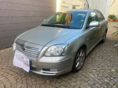 Gebraucht Toyota Avensis 147 PS (108 kW) 2003 Silber Limousine