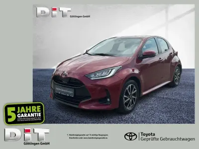 Gebraucht Toyota Yaris Team 125 PS (91 kW) 2021 Rot Kleinwagen