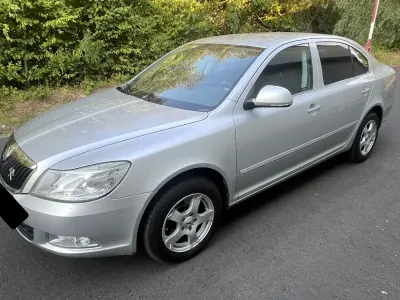 Gebraucht Skoda Octavia Elegance 105 PS (77 kW) 2010 Silber Limousine