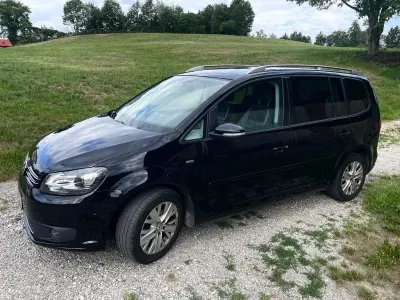 Gebraucht VW Touran Life 140 PS (102 kW) 2013 Schwarz Van / Kleinbus