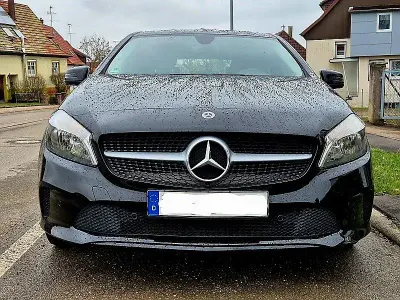 Gebraucht Mercedes 180 109 PS (80 kW) 2017 Schwarz Limousine