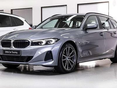 Gebraucht BMW 330e 292 PS (214 kW) 2022 Skyscraper grau metallic Kombi