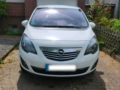 Używany Opel Meriva Innovation 140 KM (102 kW) 2012 Biały Minivan