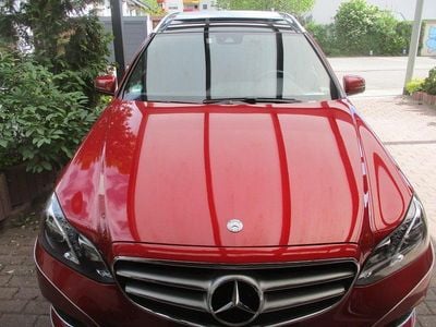 Gebraucht Mercedes E200 Edition 136 PS (100 kW) 2016 Rot Kombi