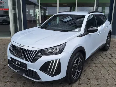 Gebraucht Peugeot 2008 Allure 131 PS (96 kW) 2023 Weiß SUV