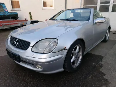 Gebraucht Mercedes SLK200 163 PS (119 kW) 2002 Silber Cabrio