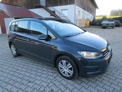 Second-hand VW Touran Trendline 116 CP (85 kW) 2019 Gri Monovolum