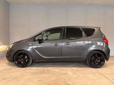 Usado Opel Meriva Design Edition 137 HP (100 kW) 2011 Cinzento Monovolume