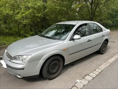 Używany Ford Mondeo 125 KM (91 kW) 2001 Srebrny Sedan/Limuzyna