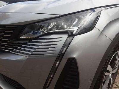 Second-hand Peugeot 3008 Allure 131 CP (96 kW) 2023 Argintiu SUV