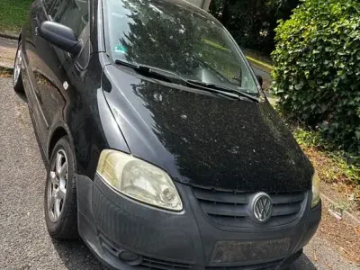 Gebraucht VW Fox 60 PS (44 kW) 2008 Schwarz Kleinwagen