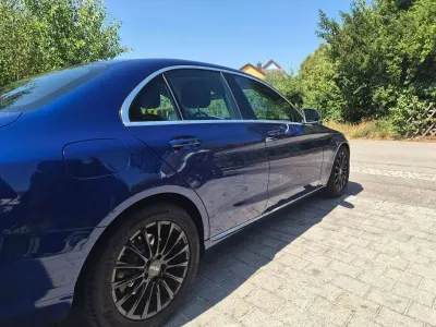 Gebraucht Mercedes C180 156 PS (114 kW) 2020 Blau Limousine