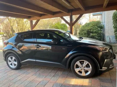 Usata Toyota C-HR Lounge 98 CV (72 kW) 2019 Nero SUV