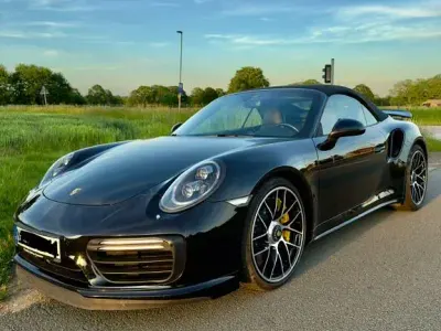 Begagnad Porsche 991 581 HK (427 kW) 2018 Svart Cab