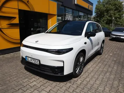 Gebraucht Leapmotor C10 215 PS (158 kW) 2025 Weiß SUV