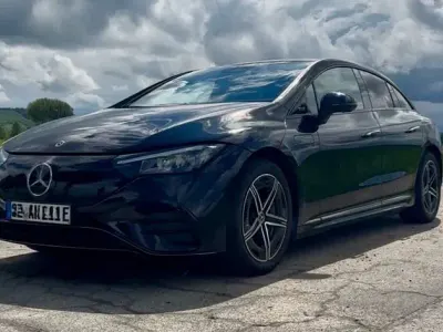 Używany Mercedes EQE300 AMG line 180 kW (245 KM) 2023 Czarny Sedan/Limuzyna