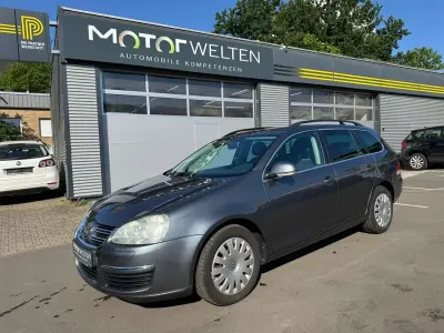 Gebraucht VW Golf VI Comfortline 122 PS (89 kW) 2010 Platinum grey metallic Kleinwagen