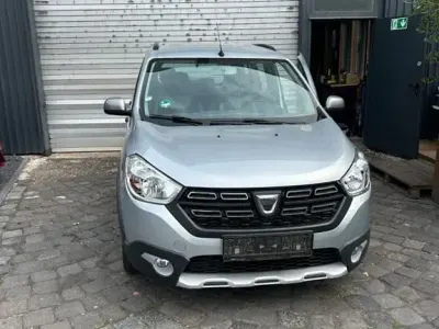 Gebraucht Dacia Logan MCV Stepway 95 PS (69 kW) 2020 Silber Limousine