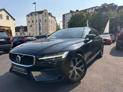 Gebraucht Volvo V60 Core 197 PS (144 kW) 2023 Schwarz Kombi