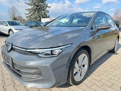 Usado VW Golf VIII Style 150 HP (110 kW) 2025 Cinzento Sedan