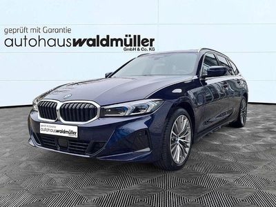 Blau Gebraucht 2022 BMW 330e Sport Line Kombi | 35.901 € (Etwas zu teuer)