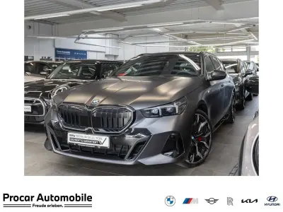 Gebraucht BMW 520 M Sport 197 PS (144 kW) 2025 Bmw individual frozen deep gre Kombi