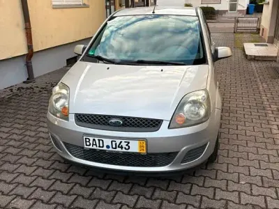 Gebraucht Ford Fiesta Style 69 PS (50 kW) 2008 Silber Kleinwagen