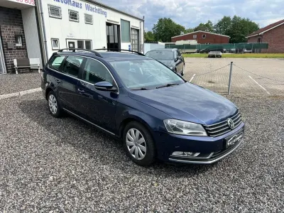 Gebraucht VW Passat Comfortline 140 PS (102 kW) 2013 Blau Kombi