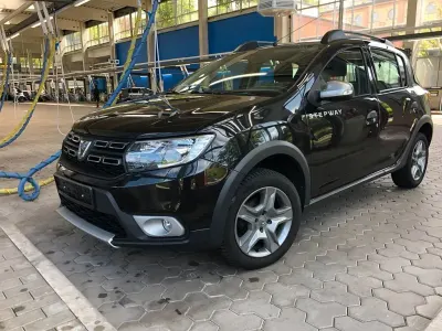 Gebraucht Dacia Sandero Stepway 90 PS (66 kW) 2020 Schwarz Limousine