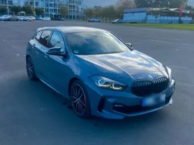 Gebraucht BMW 120 M Sport 190 PS (139 kW) 2022 Grau Limousine