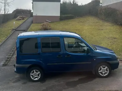 Gebraucht Fiat Doblò 105 PS (77 kW) 2005 Blau Van / Kleinbus