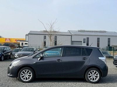 Gebraucht Toyota Verso Travel 132 PS (97 kW) 2012 Grau Van / Kleinbus