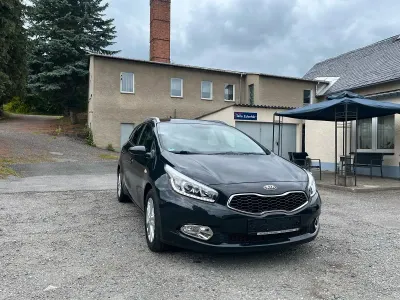 Gebraucht Kia Ceed Sportswagon 135 PS (99 kW) 2013 Schwarz Kombi