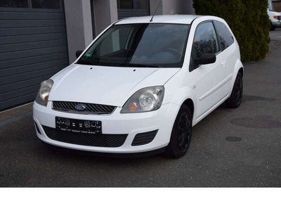 gebraucht Ford Fiesta 1,3 Trend Klima