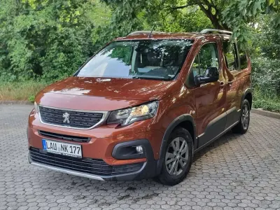Gebraucht Peugeot Rifter 131 PS (96 kW) 2022 Metalliclackierung Van / Kleinbus