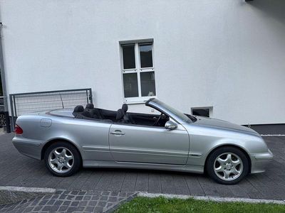 Silber Gebraucht 2002 Mercedes CLK230 Avantgarde Cabrio | 8.900 € (Teuer)