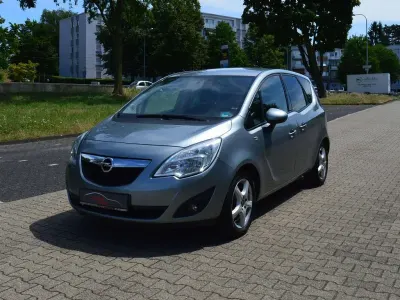 Gebraucht Opel Meriva Design Edition 120 PS (88 kW) 2011 Silber Van / Kleinbus