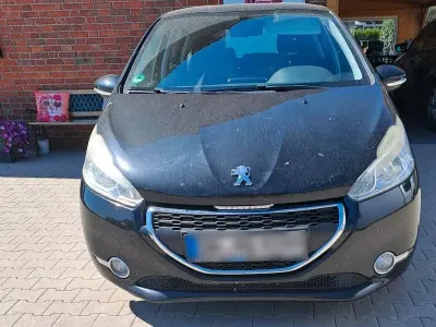 Gebraucht Peugeot 208 96 PS (70 kW) 2012 Schwarz Kleinwagen