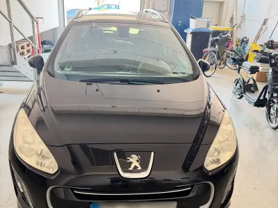 Gebraucht Peugeot 308 145 PS (106 kW) 2012 Schwarz Kombi