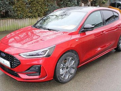 Gebraucht Ford Focus ST-Line 125 PS (91 kW) 2023 Fantastic red Limousine