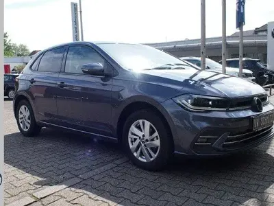 Käytetty VW Polo Style 95 HP (69 kW) 2023 Harmaa Viistoperä