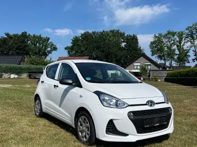 Gebraucht Hyundai i10 GO! 67 PS (49 kW) 2017 Weiß Kleinwagen