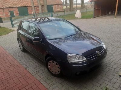 Usata VW Golf V 105 CV (77 kW) 2007 Andere farben Berlina