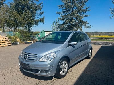 Second-hand Mercedes B180 108 CP (79 kW) 2006 Argintiu Monovolum